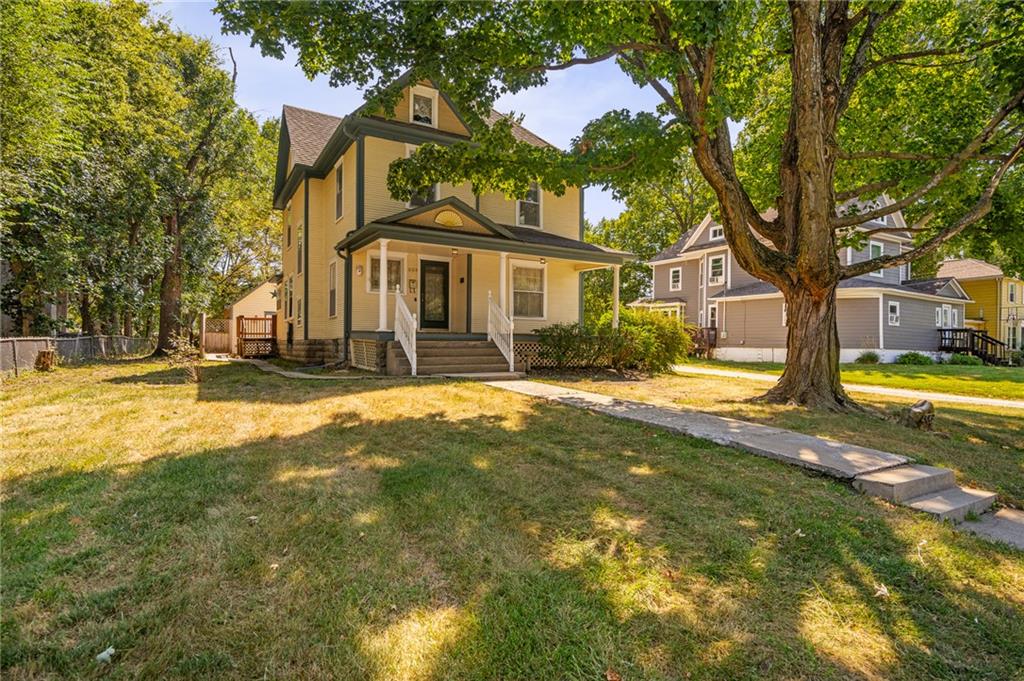 553 E Park Street - Photo 1