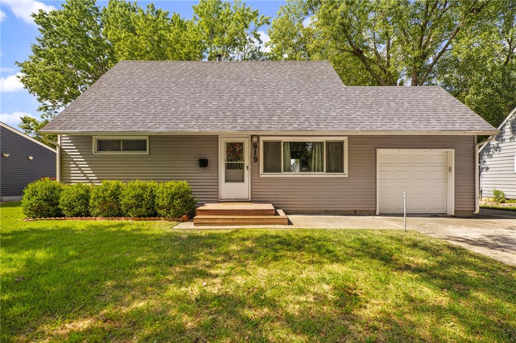 919 S Sunset Drive S - Photo 1