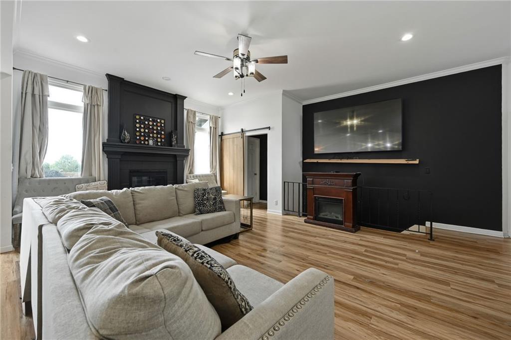Thumbnail 11