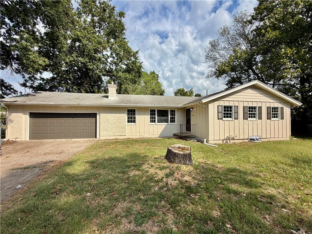407 E Elm Street - Photo 1