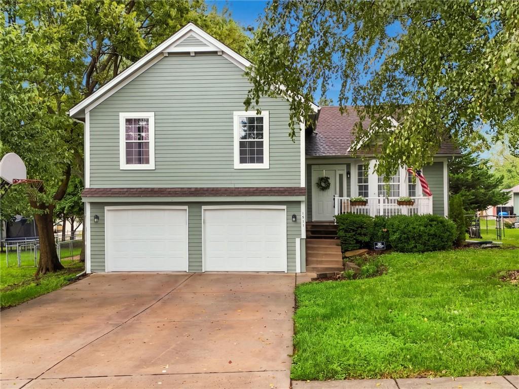 1711 Sunset Drive - Photo 1