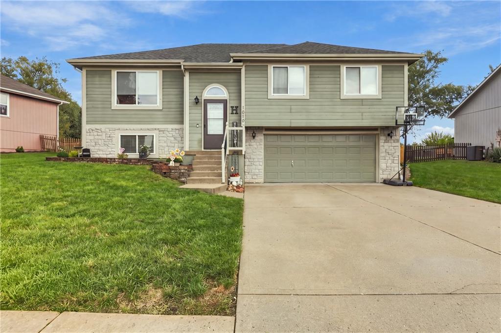1010 E 16th Street - Photo 1