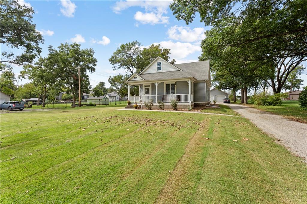 328 S Ash Street - Photo 1