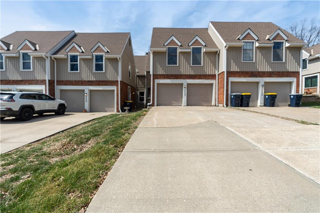 8240 NW Birch Lane - Photo 1