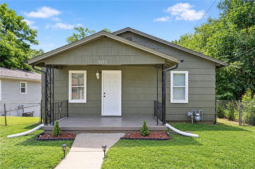 9615 E 18th Street - Photo 1