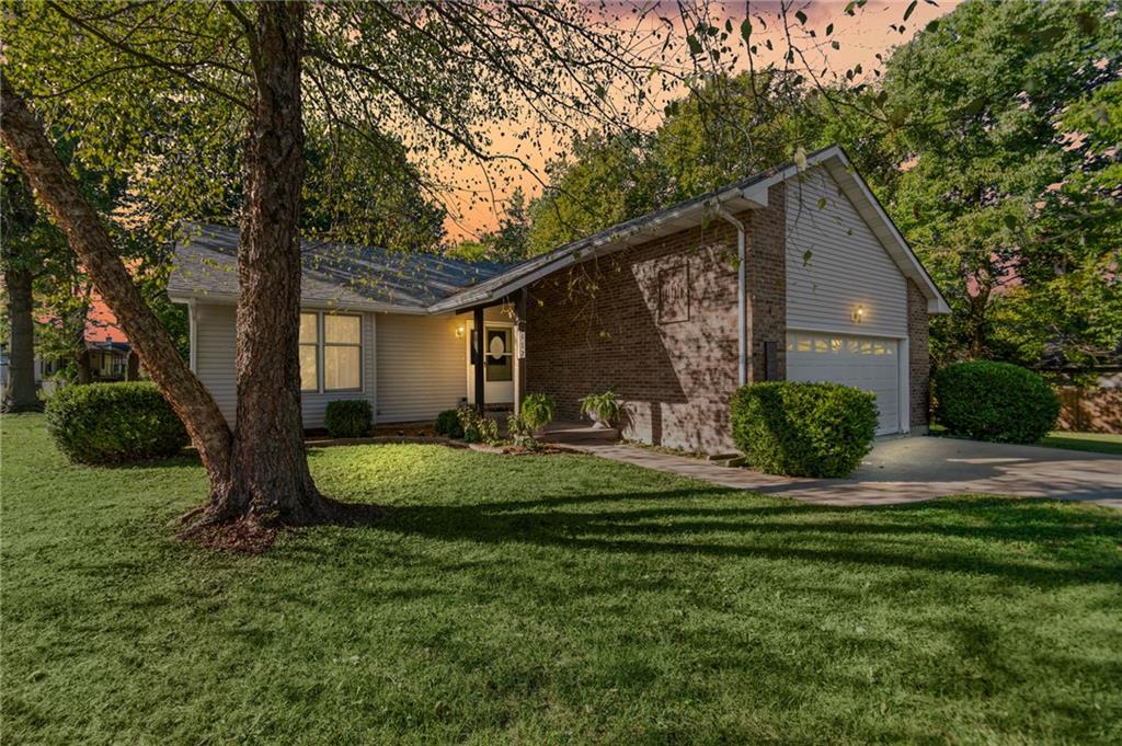 112 W Calvird Drive - Photo 1