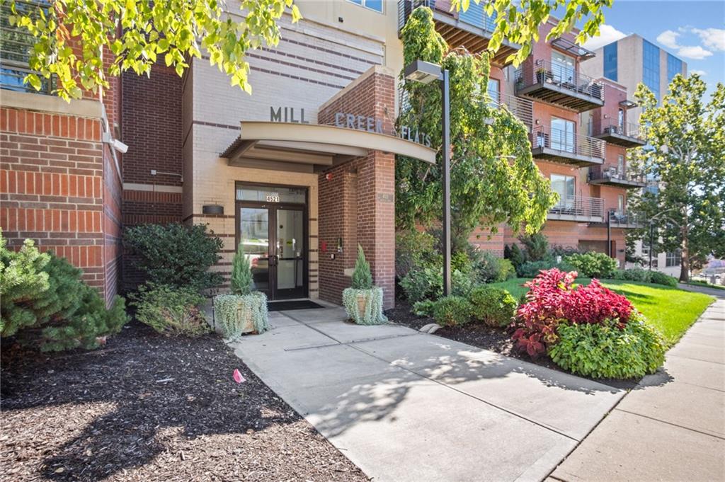 4521 Wornall Road #201 - Photo 1