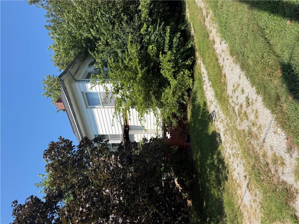 525 W 1st Street W - Photo 1