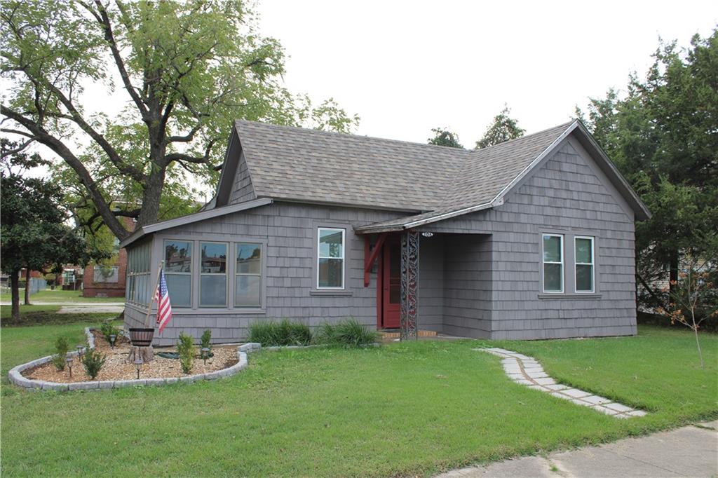 106 E Carlton Street - Photo 1