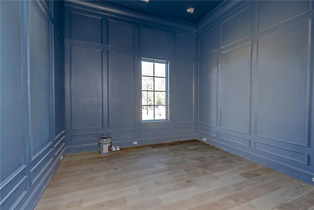 Image 14 of 29 - 880 KENTWOOD DRIVE