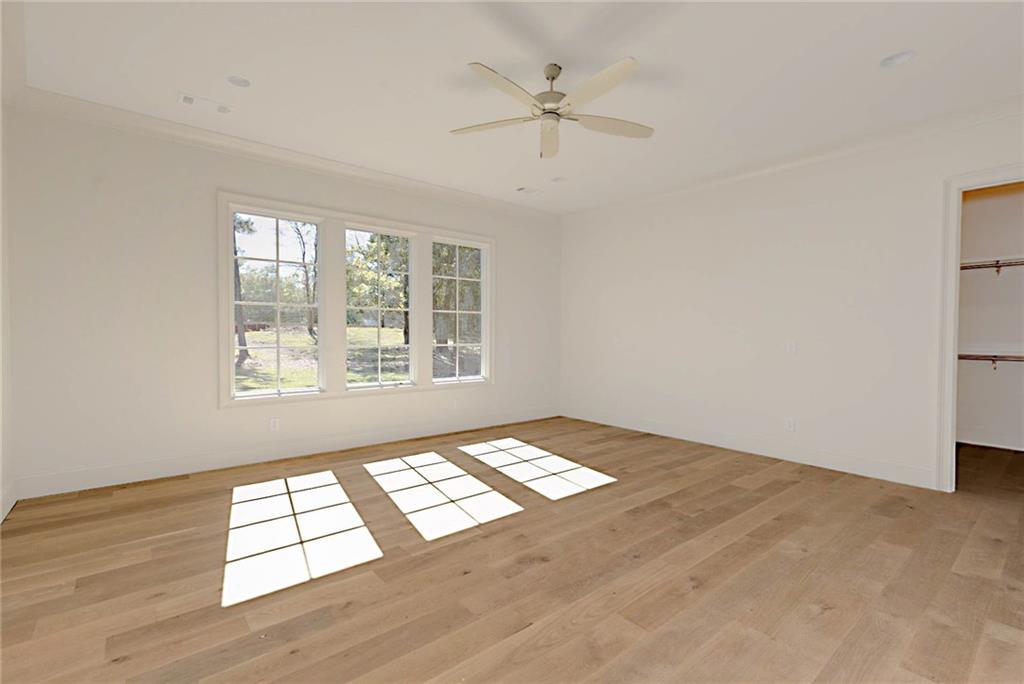 Image 15 of 29 - 880 KENTWOOD DRIVE