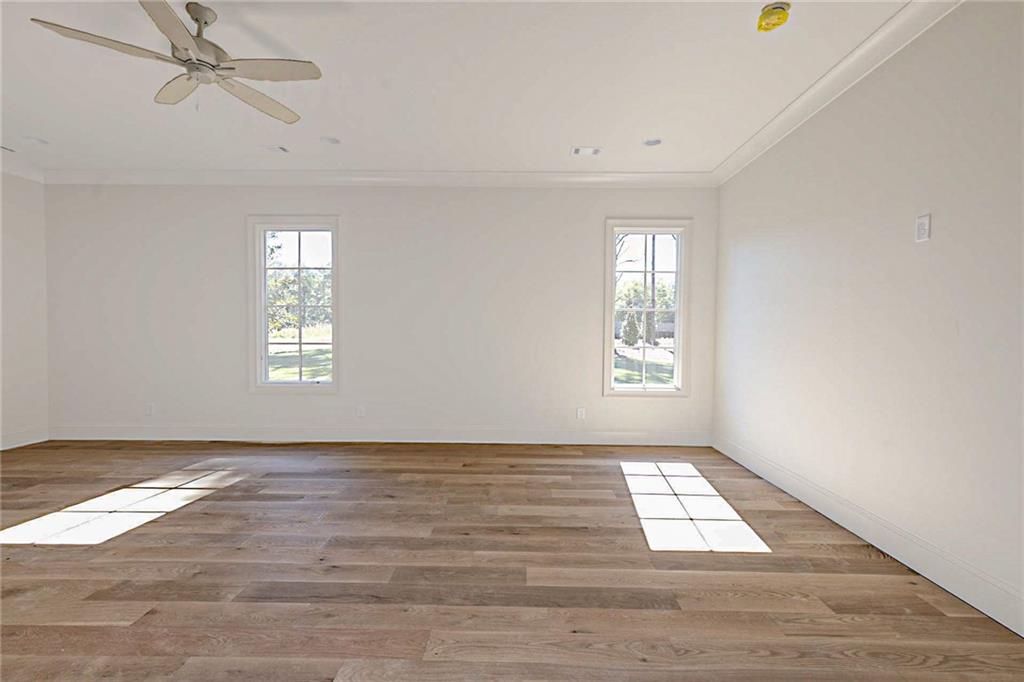 Image 23 of 29 - 880 KENTWOOD DRIVE