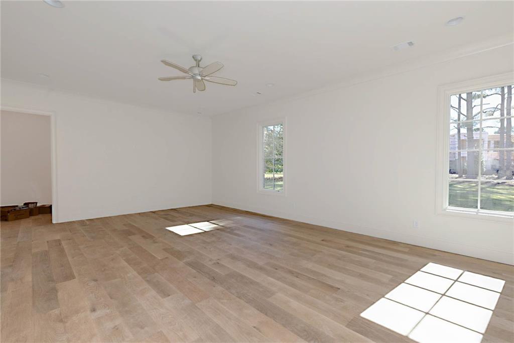 Image 24 of 29 - 880 KENTWOOD DRIVE