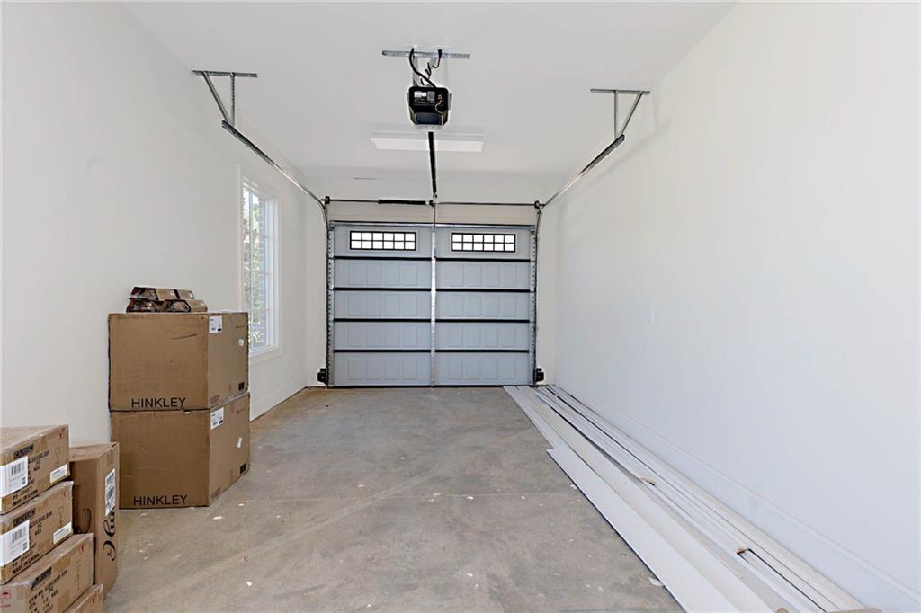 Image 28 of 29 - 880 KENTWOOD DRIVE