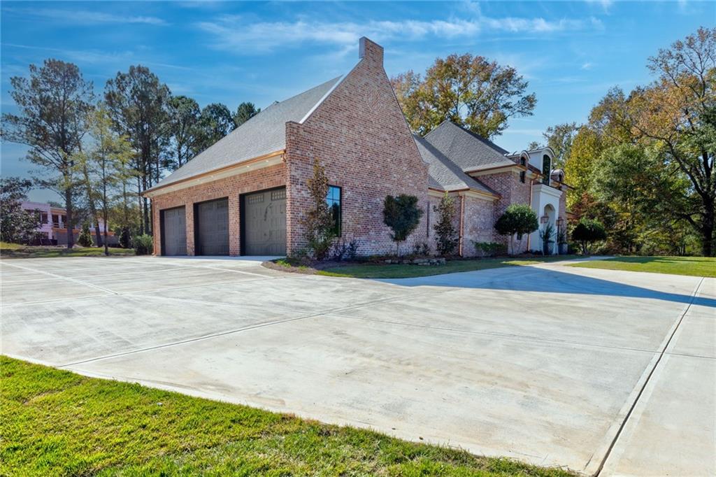 Image 3 of 29 - 880 KENTWOOD DRIVE