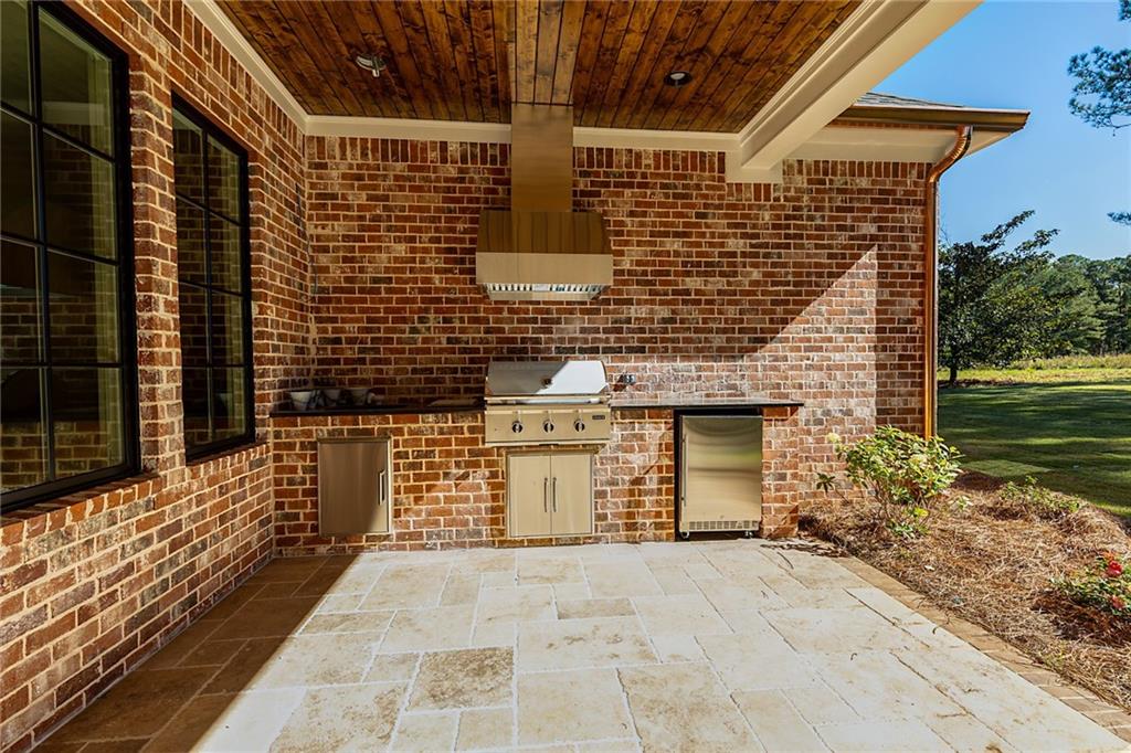 Image 5 of 29 - 880 KENTWOOD DRIVE