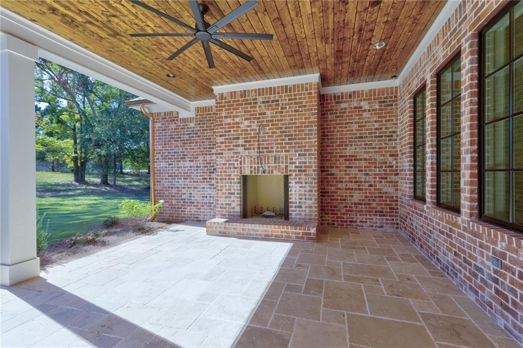 Image 6 of 29 - 880 KENTWOOD DRIVE