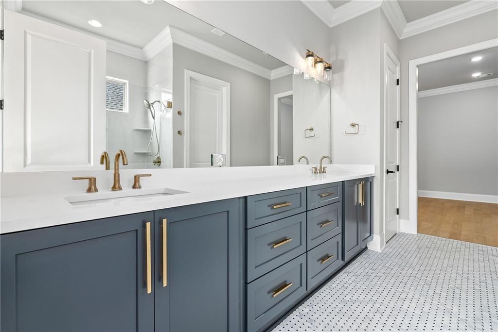 Image 11 of 19 - 587 GLENVIEW COURT