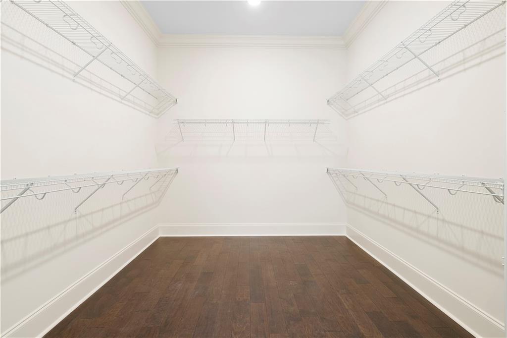 Image 13 of 19 - 587 GLENVIEW COURT