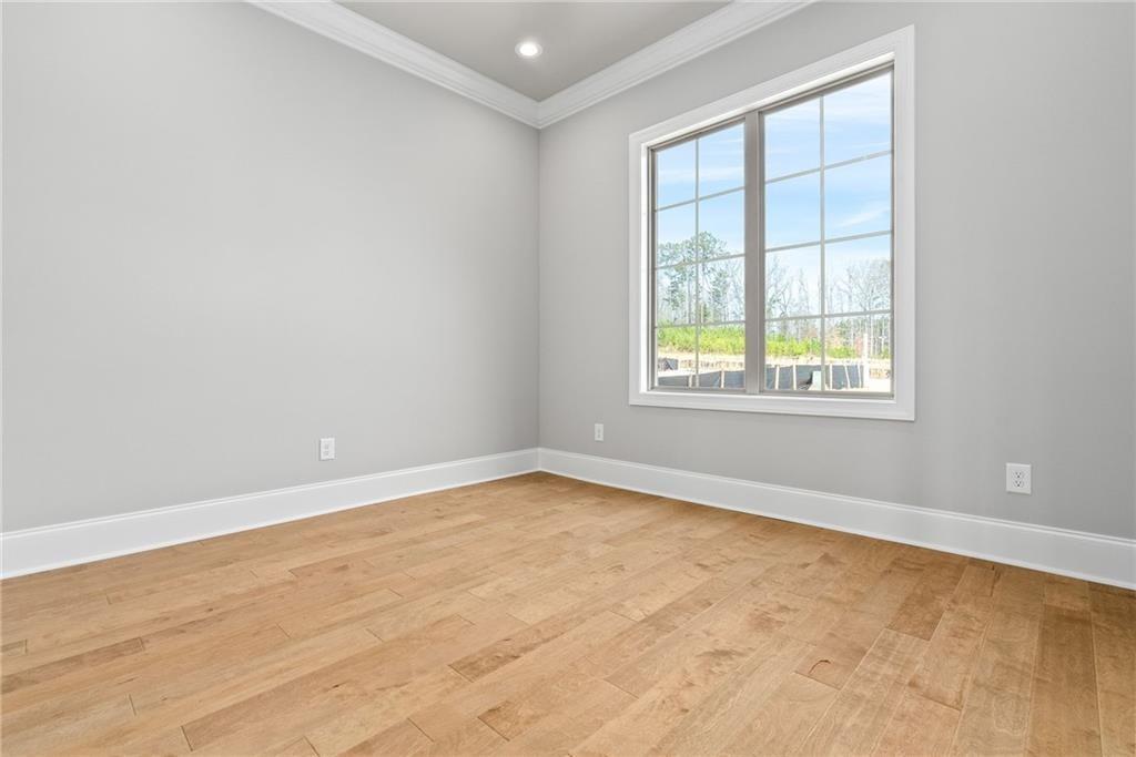 Image 17 of 19 - 587 GLENVIEW COURT