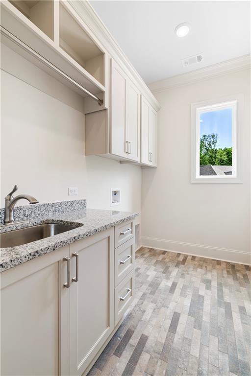 Image 18 of 19 - 587 GLENVIEW COURT