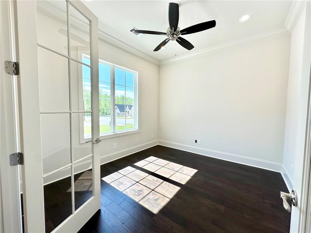 Image 5 of 19 - 587 GLENVIEW COURT