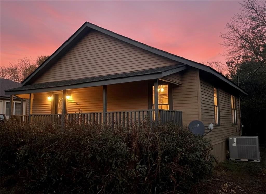 Image 3 of 14 - 244 N OAK STREET