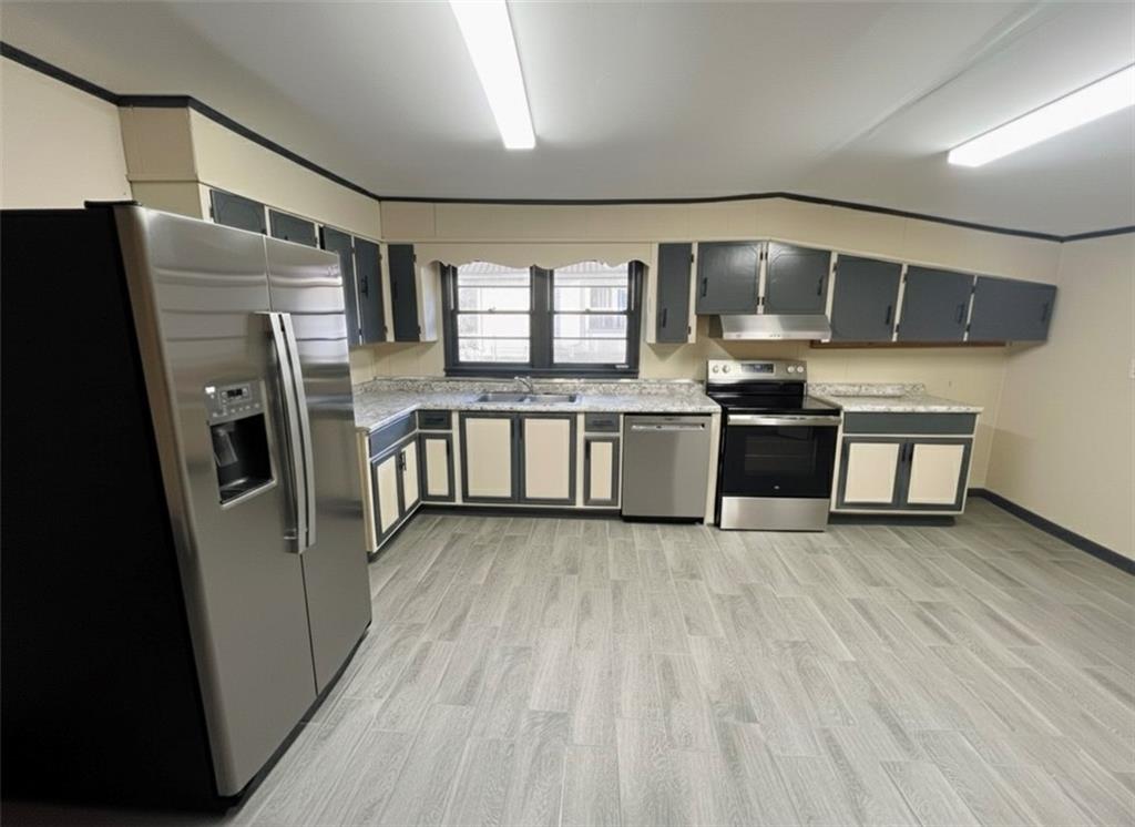 Image 6 of 14 - 244 N OAK STREET