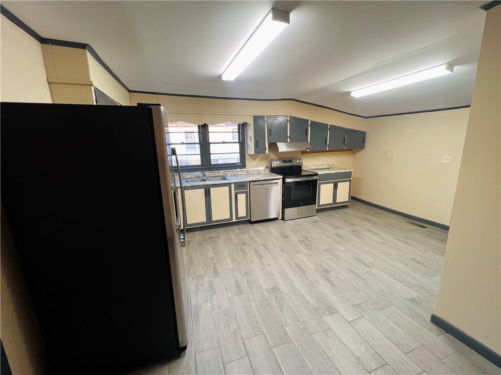 Image 7 of 14 - 244 N OAK STREET