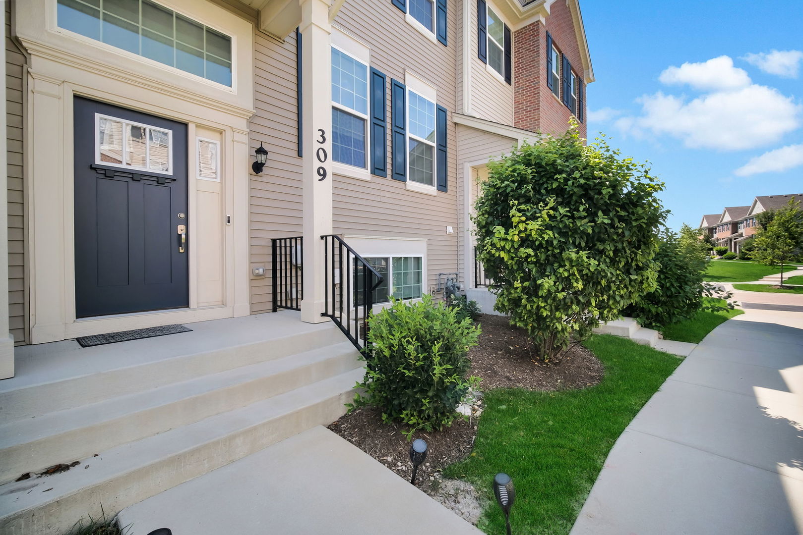 309 Lakeshore Drive photo 2