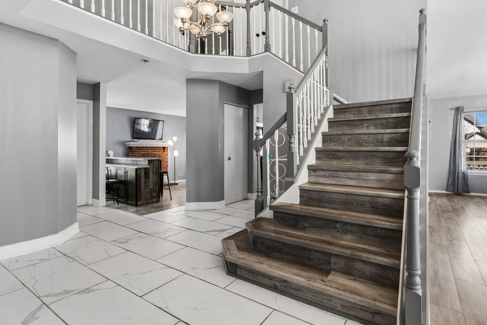 909 Brompton Circle photo 2