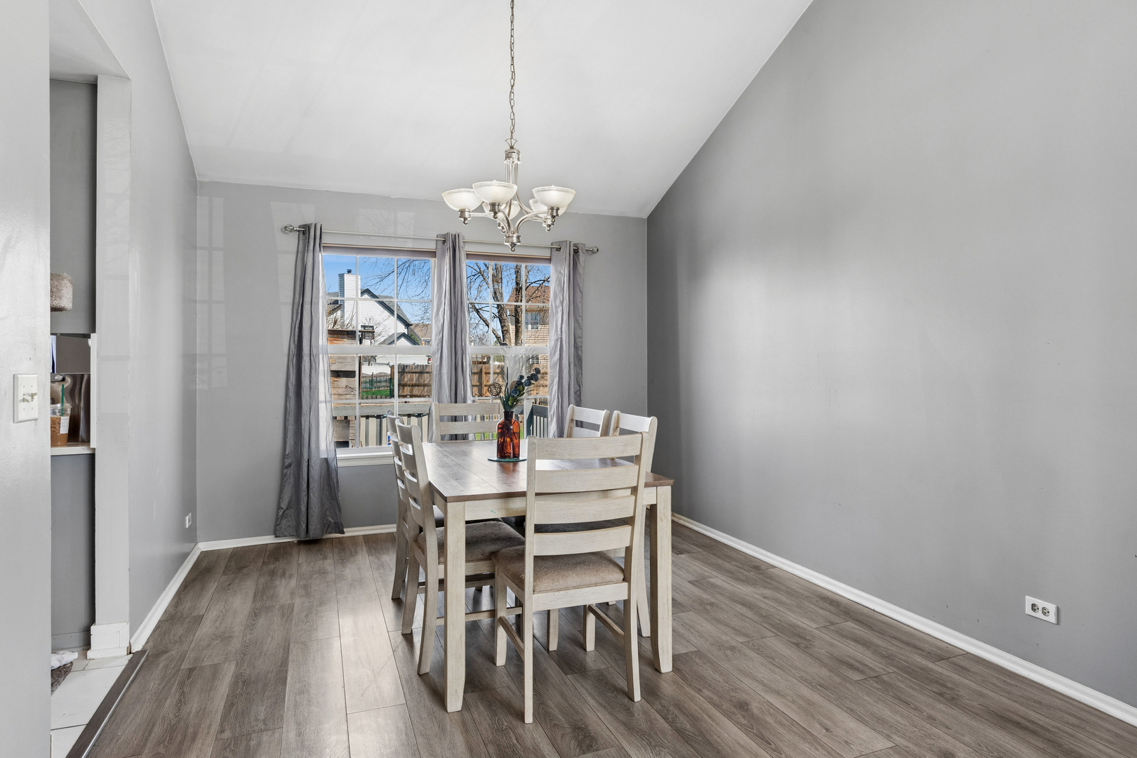 909 Brompton Circle photo 5