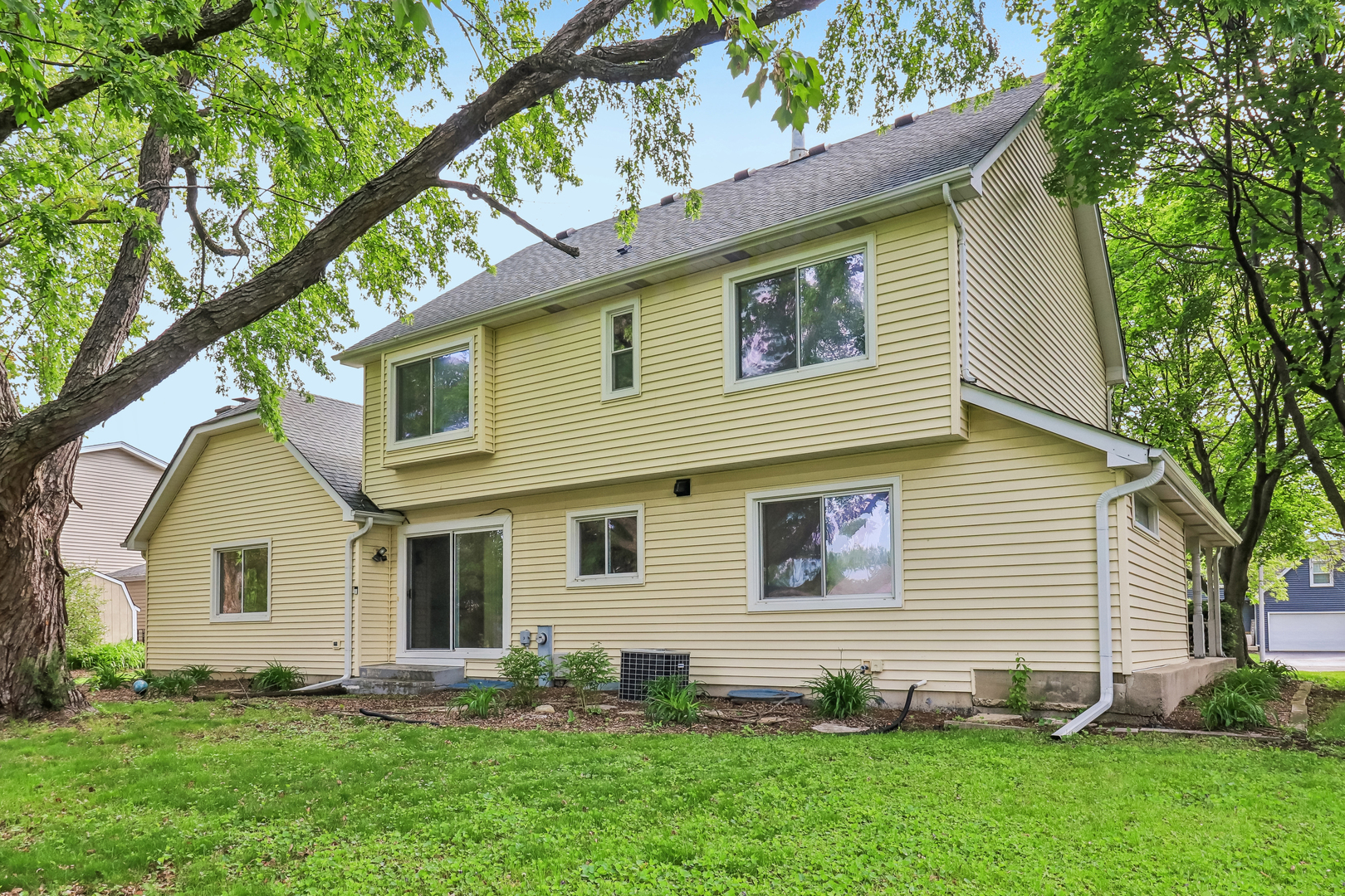 733 Buttonwood Circle photo 5