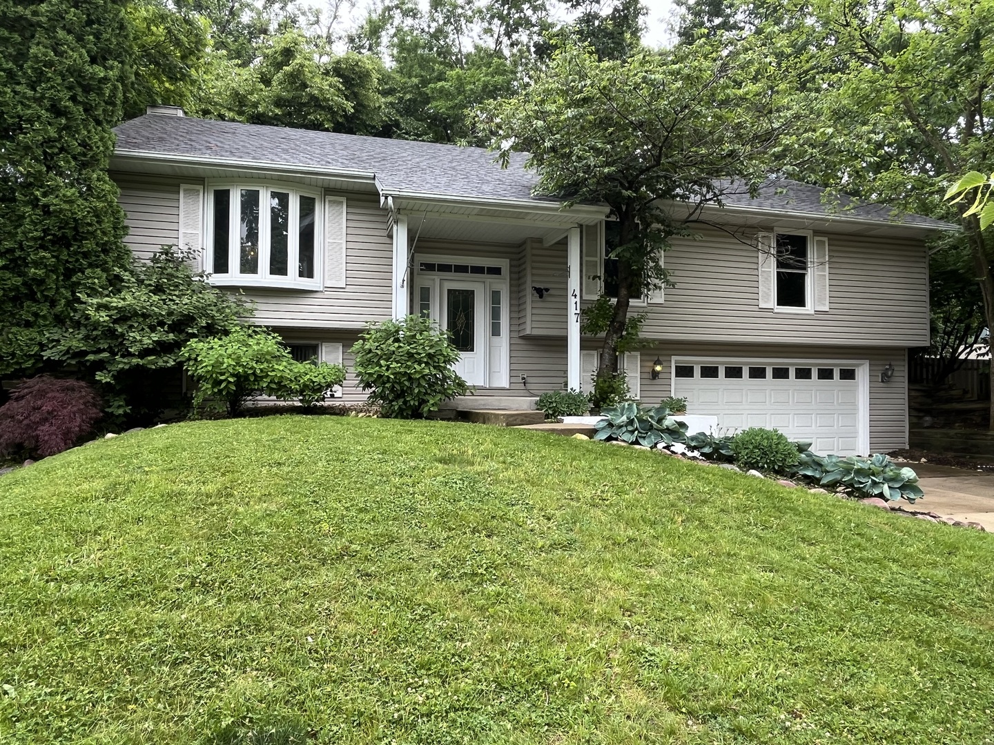 417 Cambridge Way photo 2