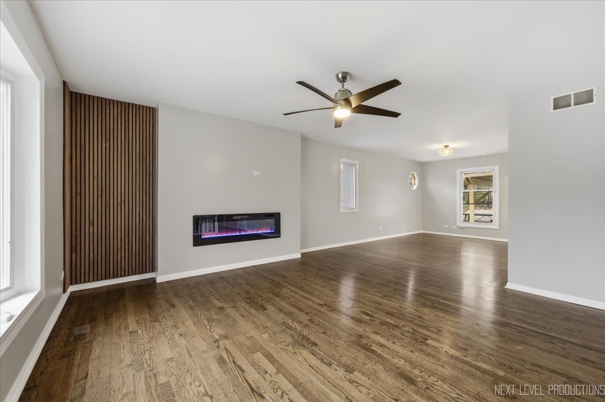 417 Cambridge Way photo 4