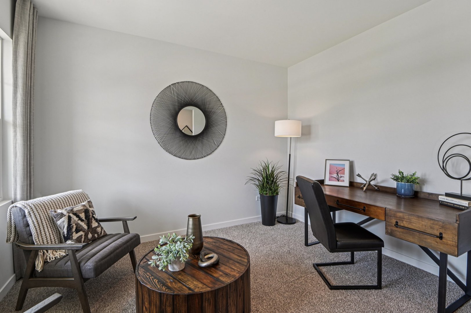 6717 Applegate Drive photo 2