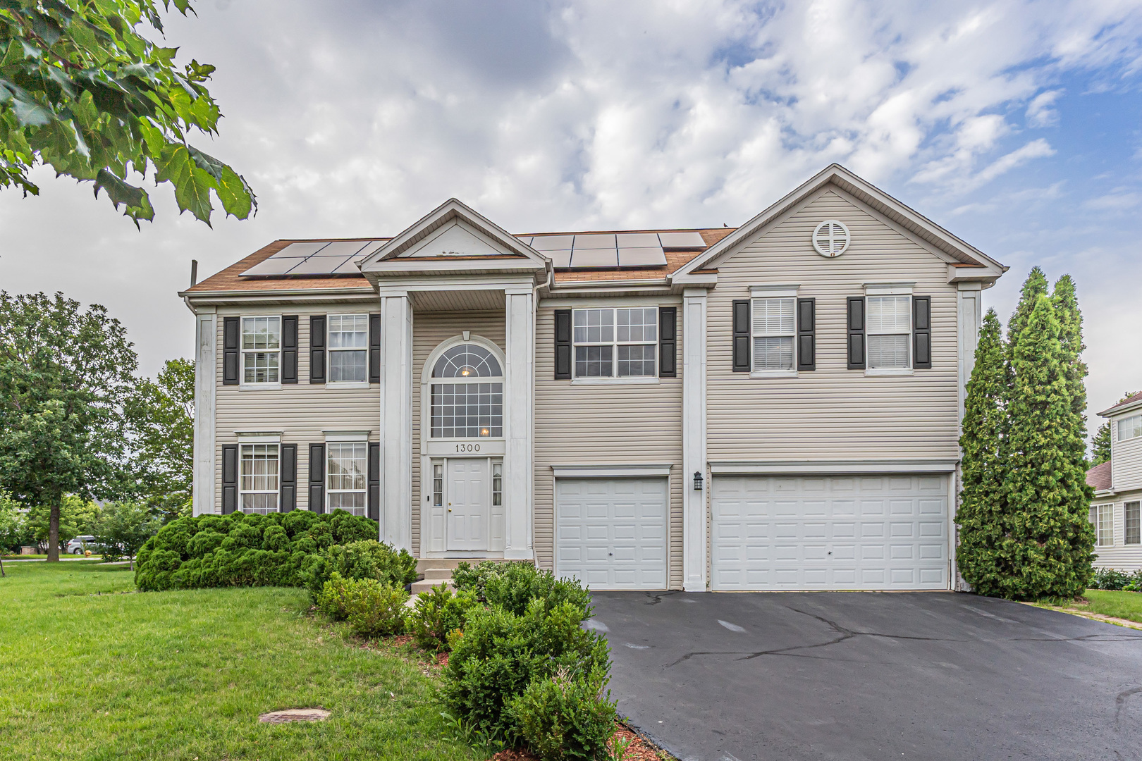 1300 Palisades Drive photo 2