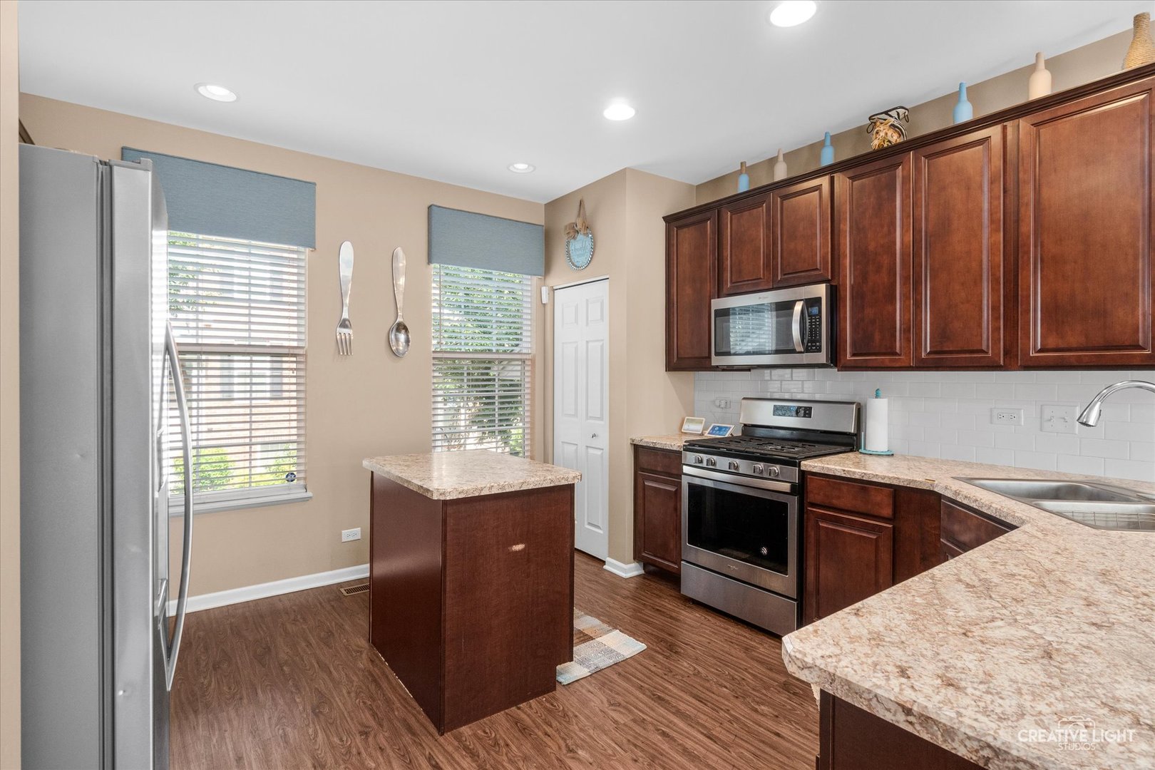 263 Lakeshore Drive photo 2