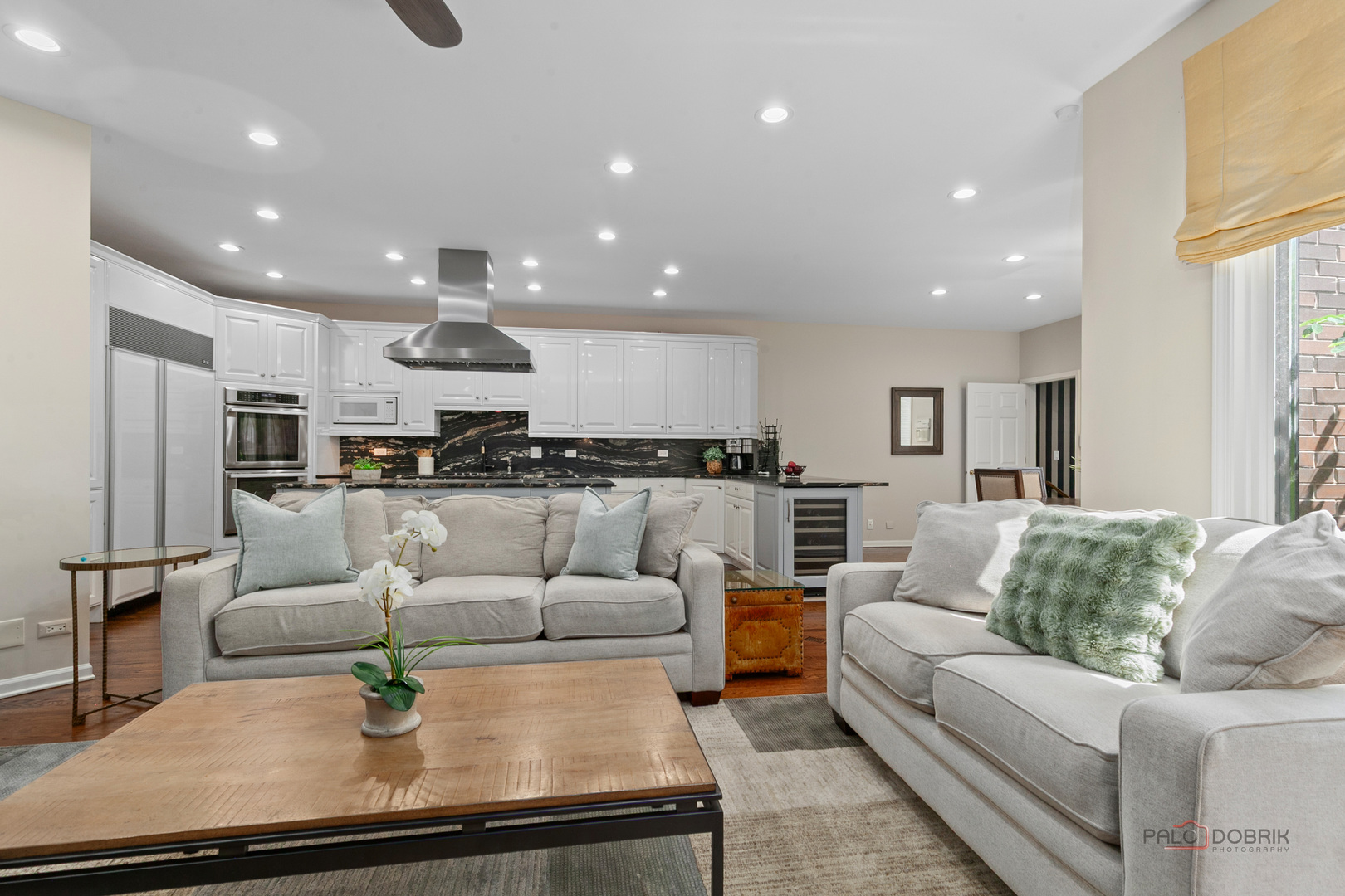 1302 Hawthorne Lane #1302 photo 5
