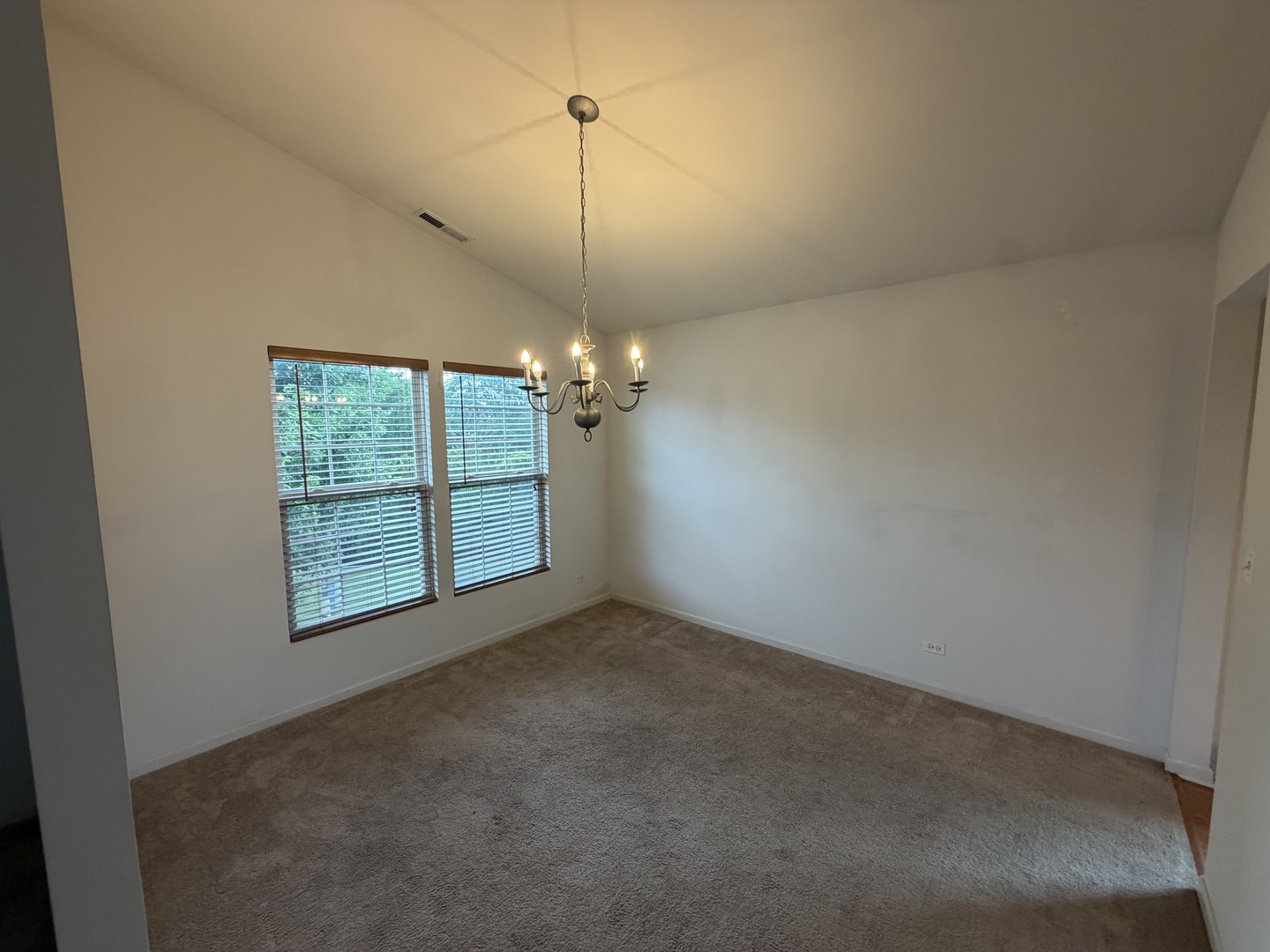 465 Metropolitan Street photo 4