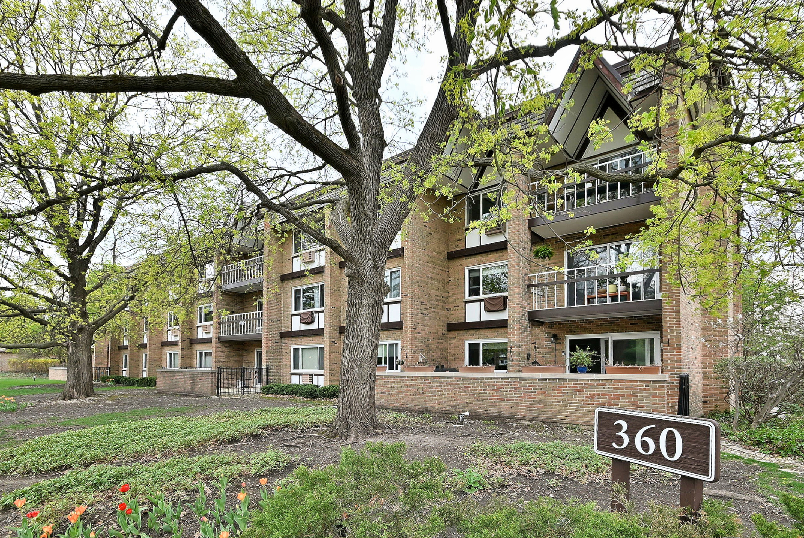 360 Claymoor Avenue #2E photo 3