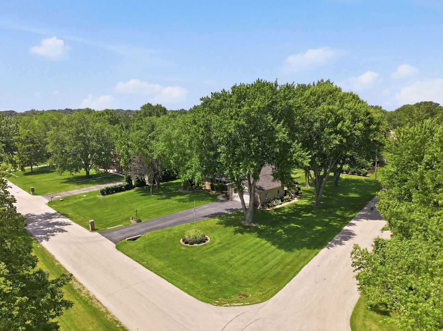 28 S Cherry Drive photo 3