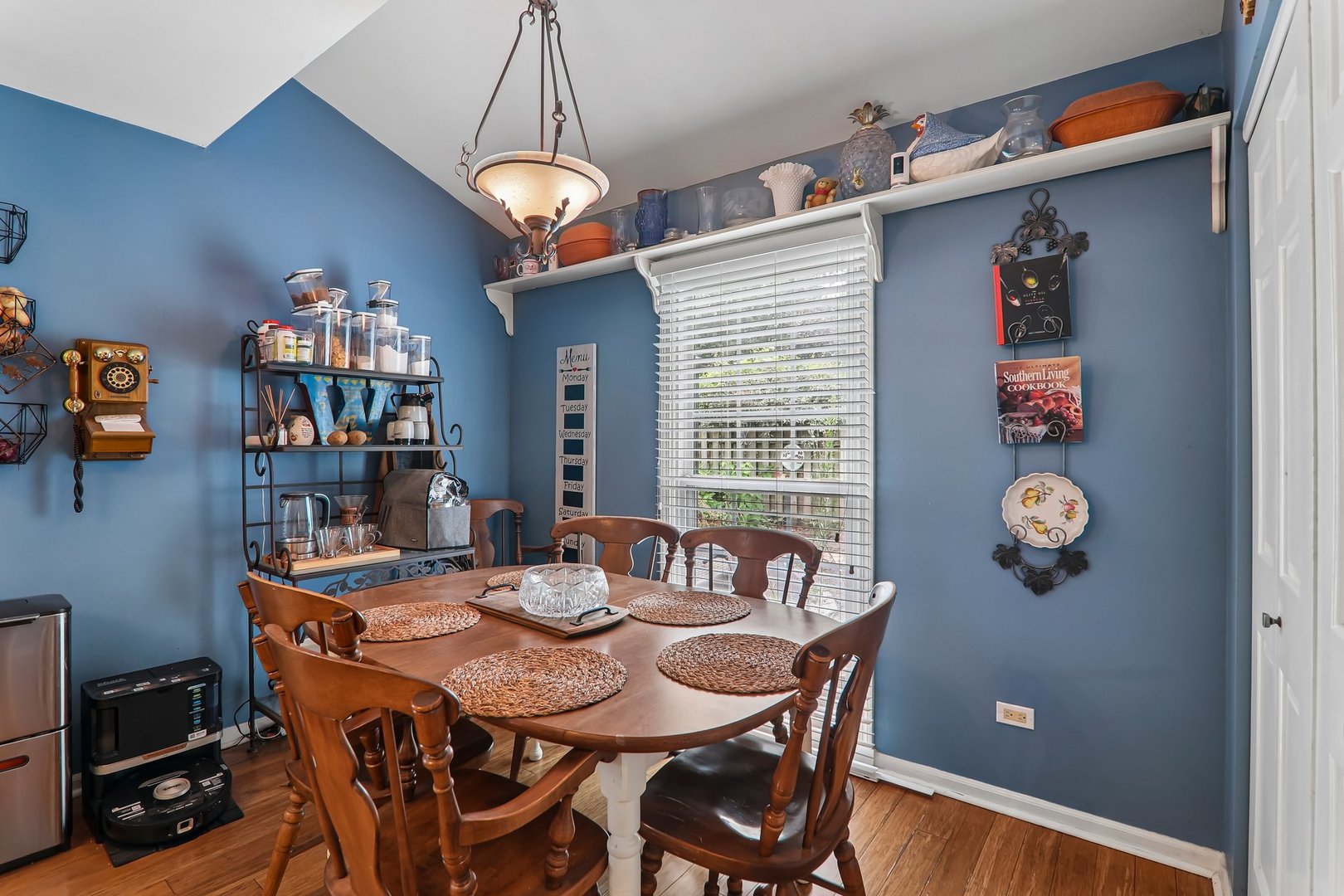 1644 Swallow Street photo 5