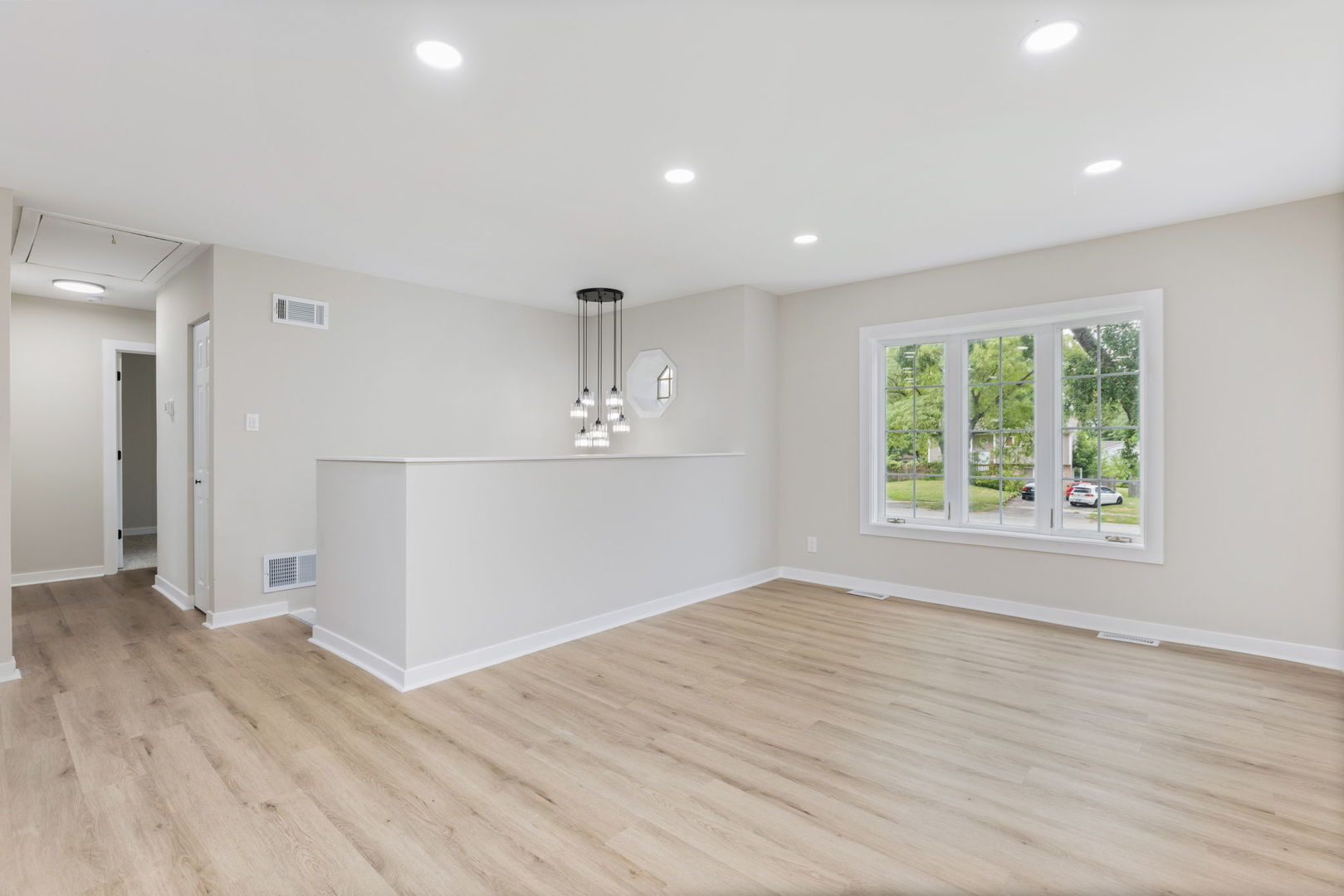 105 Cedarwood Court photo 3