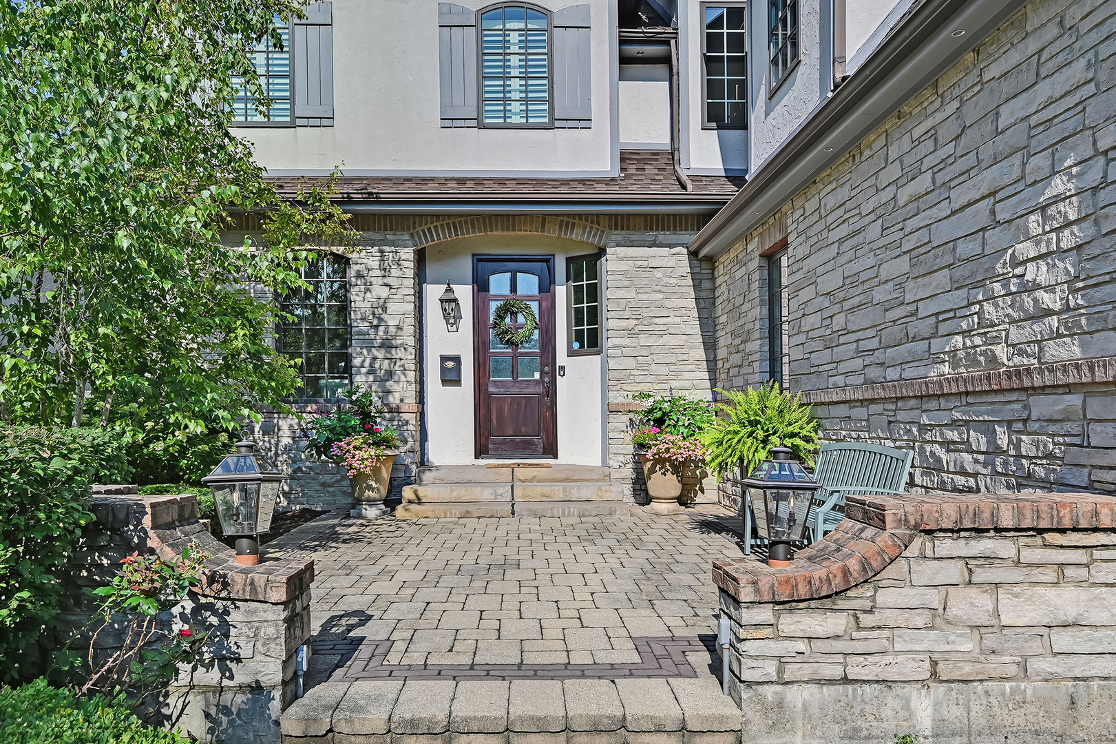 740 Phillippa Street photo 2
