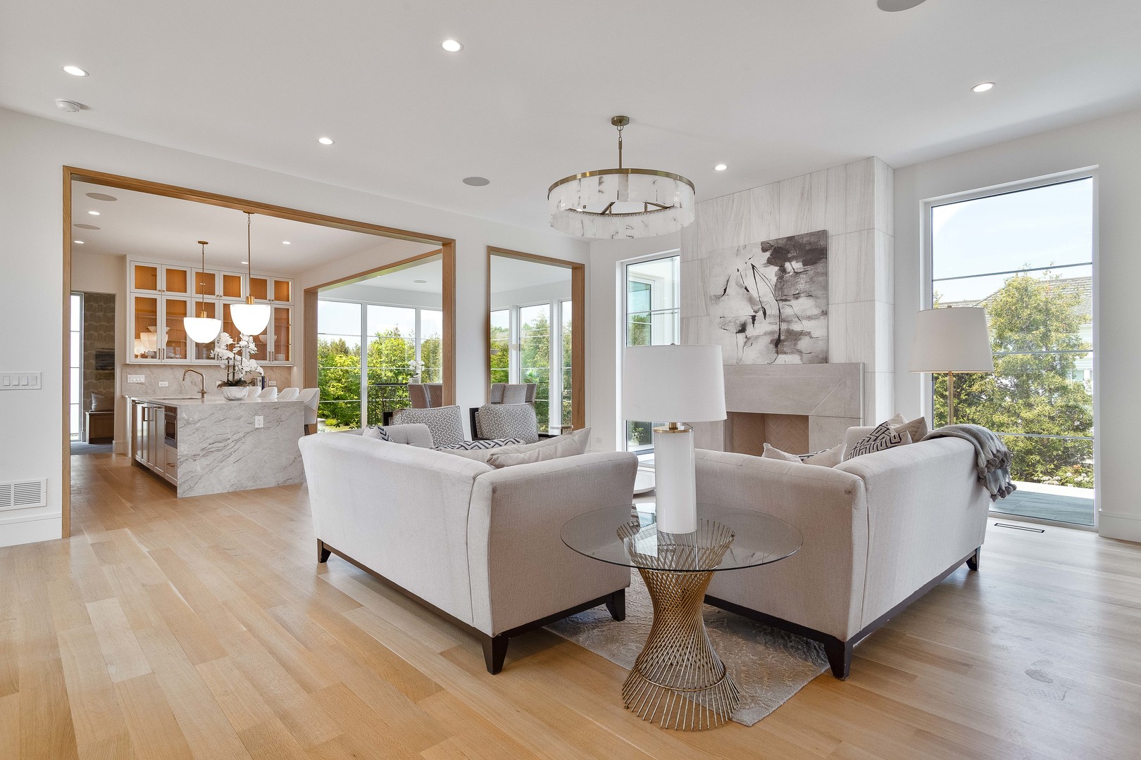 537 Kensington Court photo 2