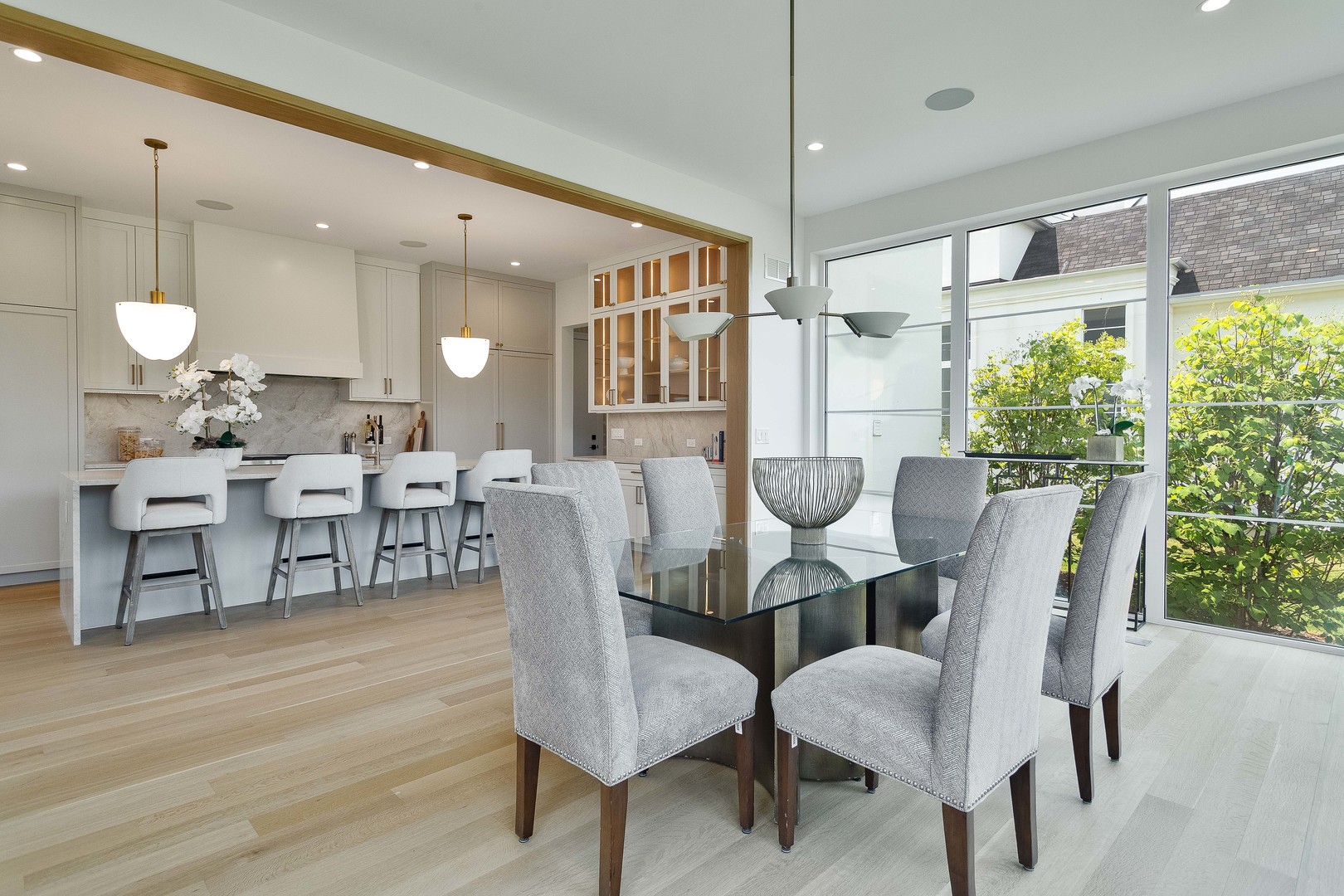 537 Kensington Court photo 3