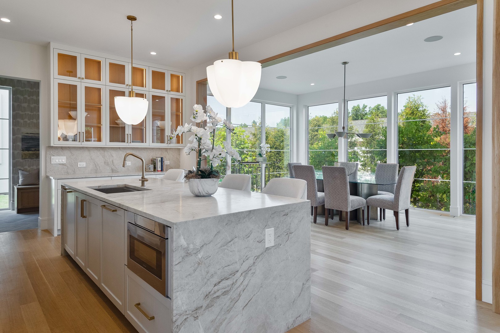 537 Kensington Court photo 4