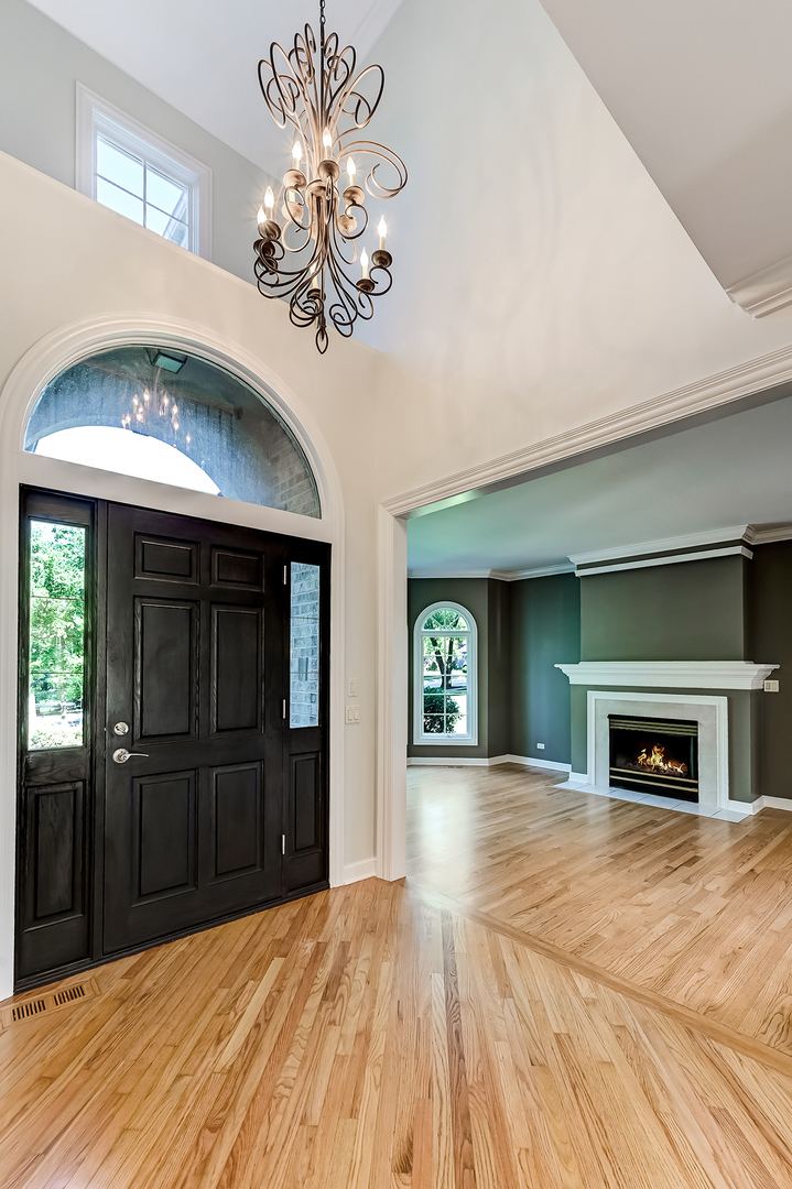 5705 S Elm Street photo 4