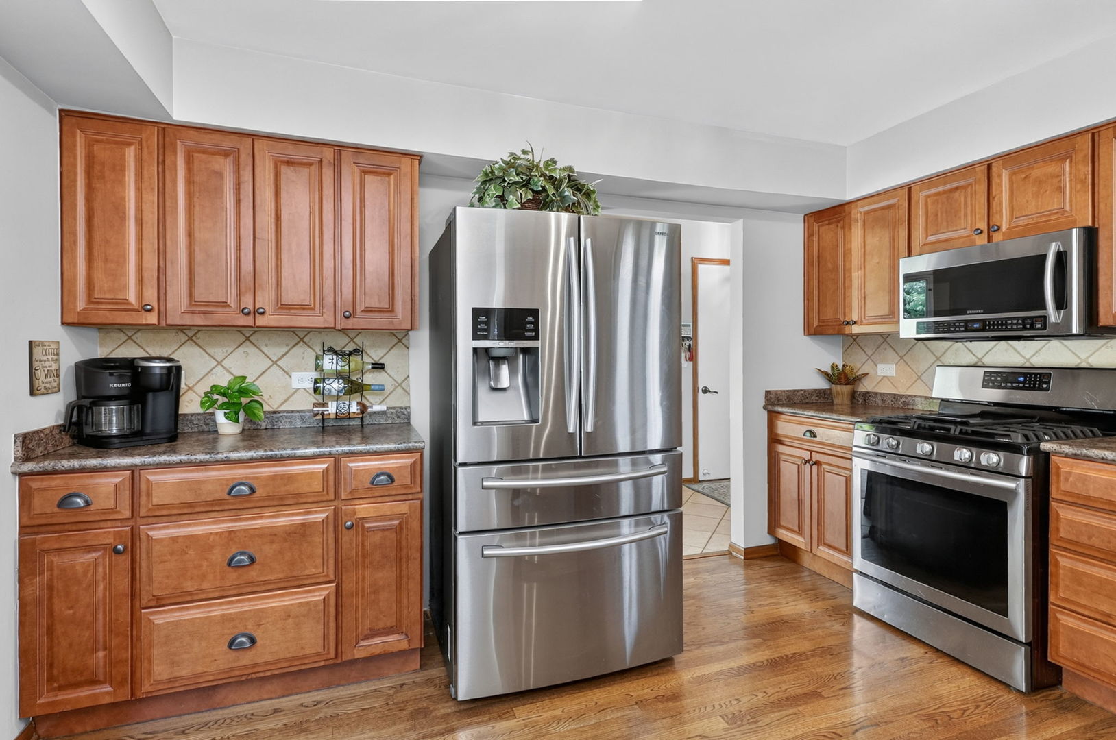 319 Jamatt Court photo 5